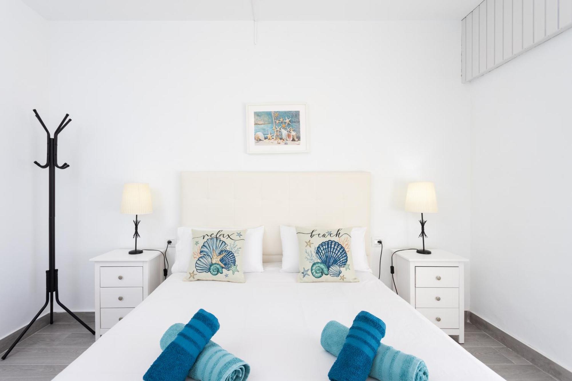 فيلا Coastal Dream With Heated Pool El Escobonal المظهر الخارجي الصورة