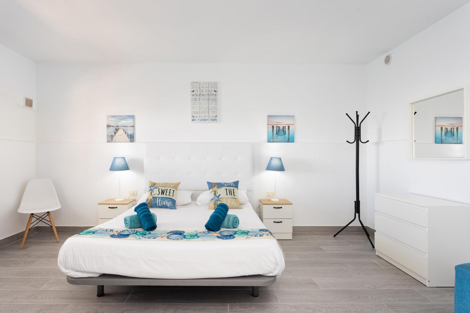 فيلا Coastal Dream With Heated Pool El Escobonal المظهر الخارجي الصورة
