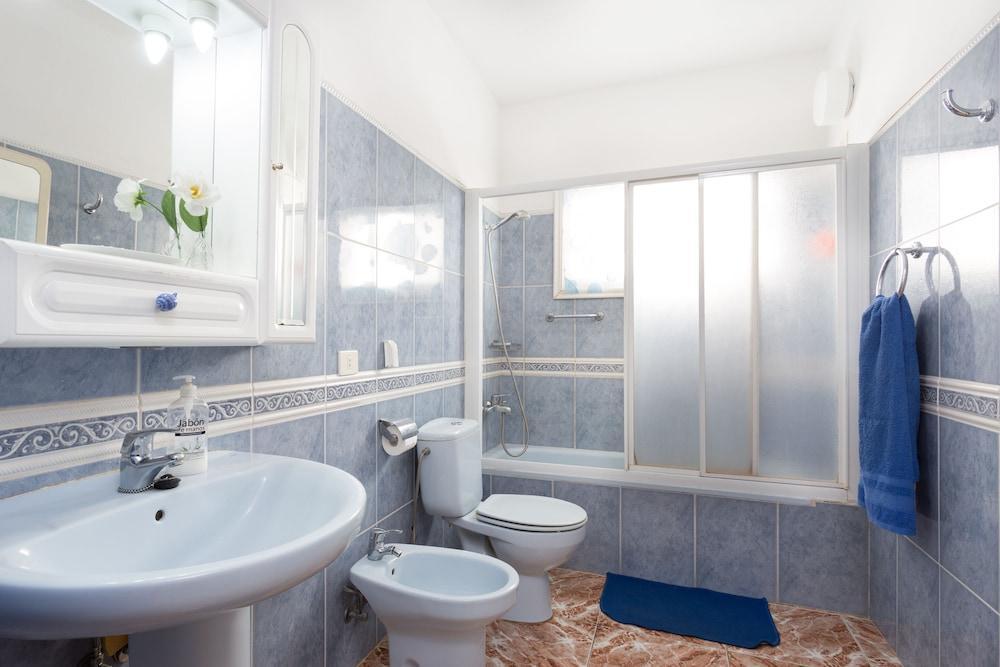فيلا Coastal Dream With Heated Pool El Escobonal المظهر الخارجي الصورة